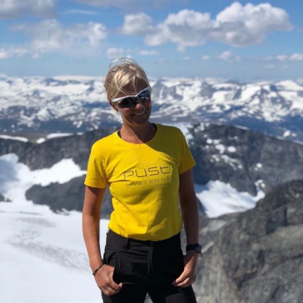 T-shirt; PUST. LIVET ER NÅ