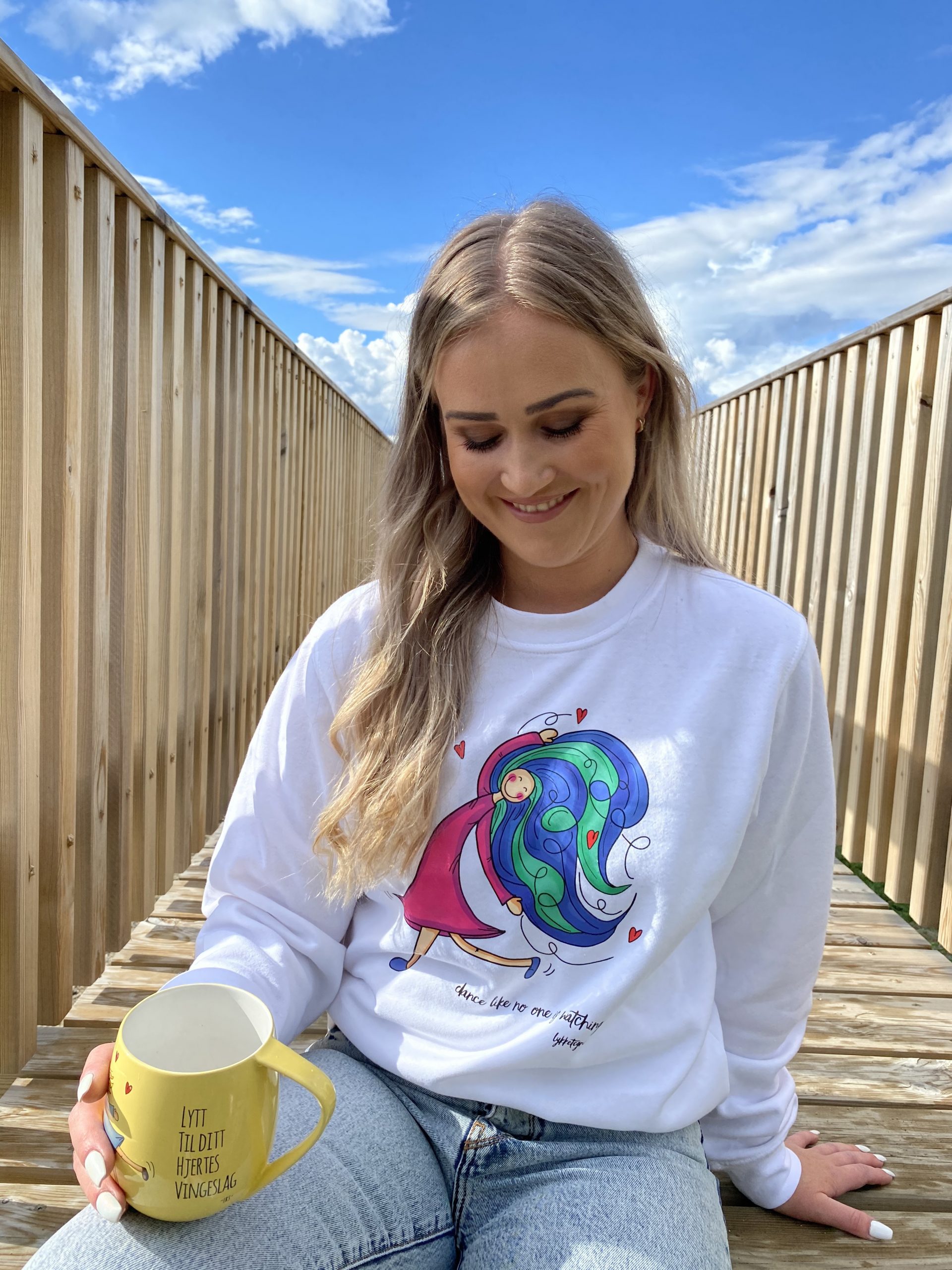 Sweater round neck ; "Dance like no one is watching" - Bilde 2