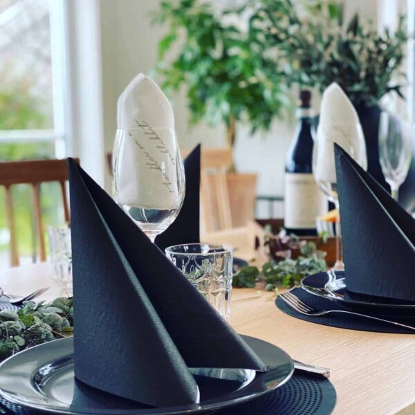 Servietter ; Fyll livet med det som godt er (Sort)