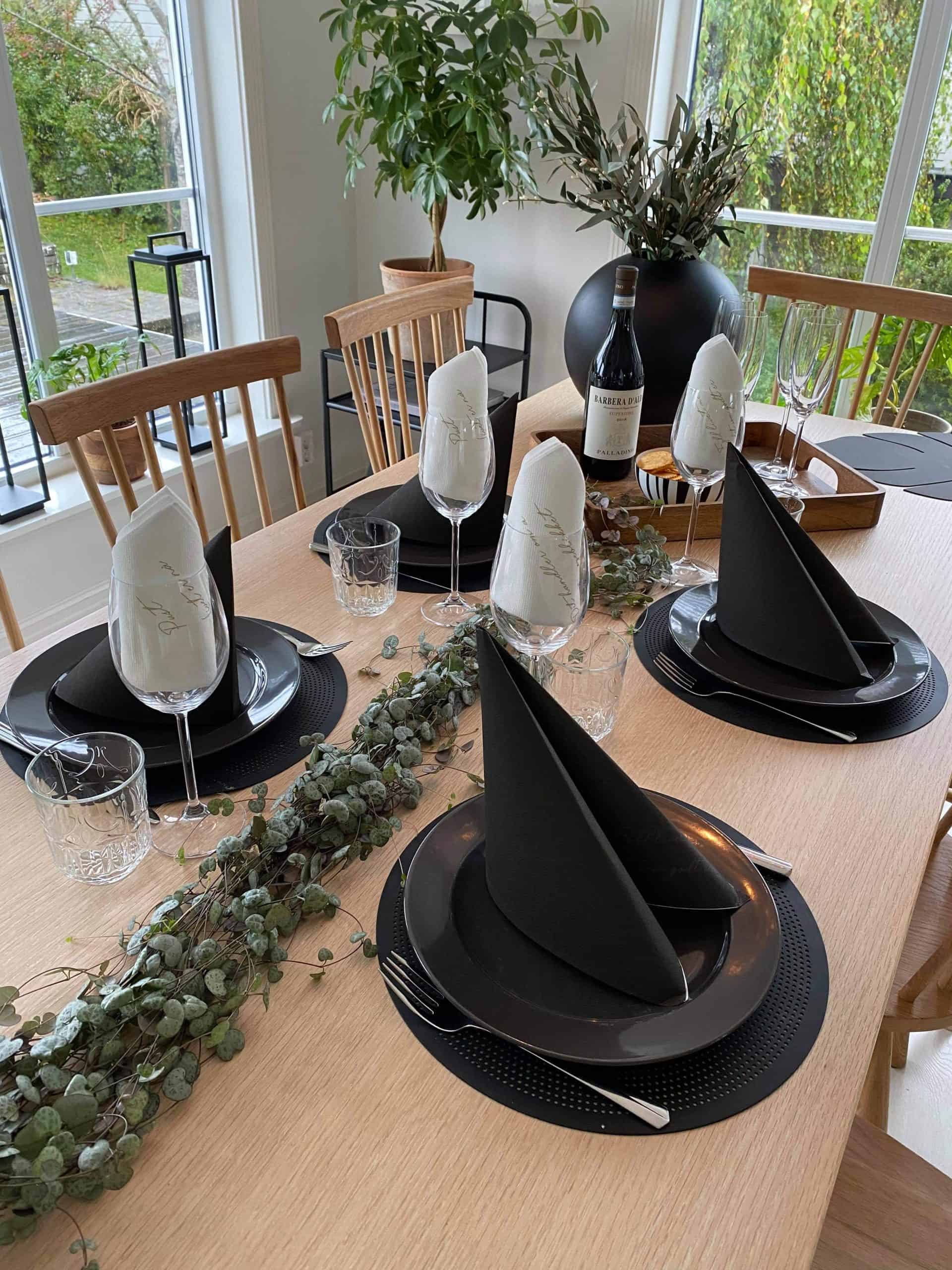 Servietter ; Det handler om å nyte øyeblikket (Sort)