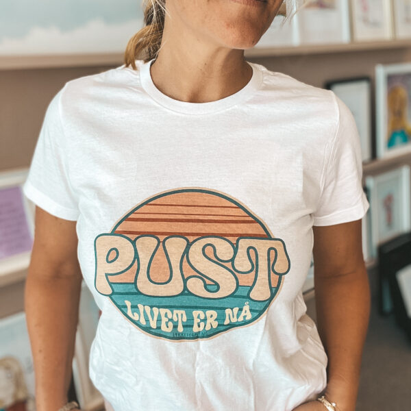 Retro-T-Shirt "Pust" Glückliche Zeichnung