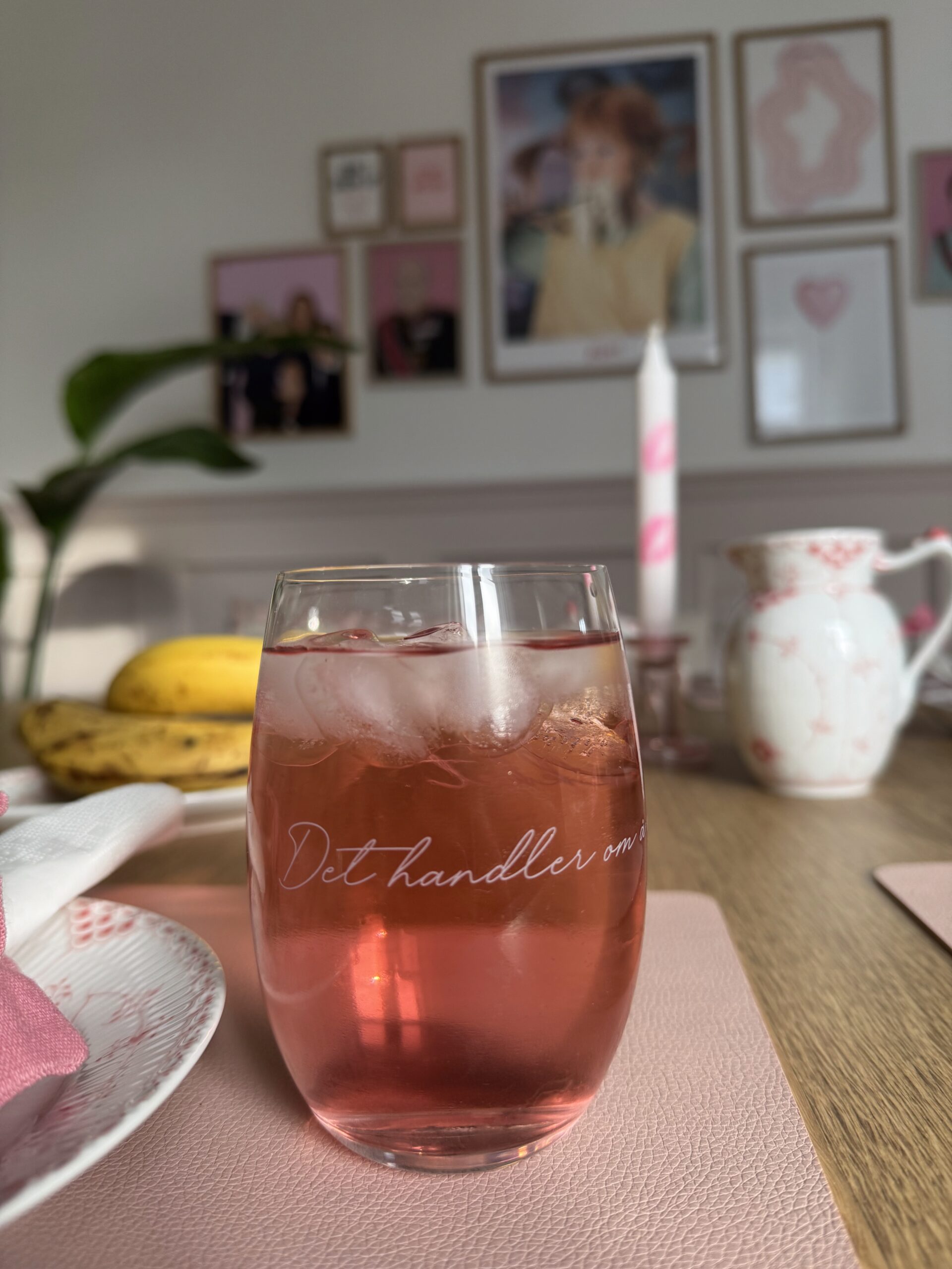 Vakre vannglass med inngravering 2 pack; "Det handler om å nyte øyeblikket" - Bild 2