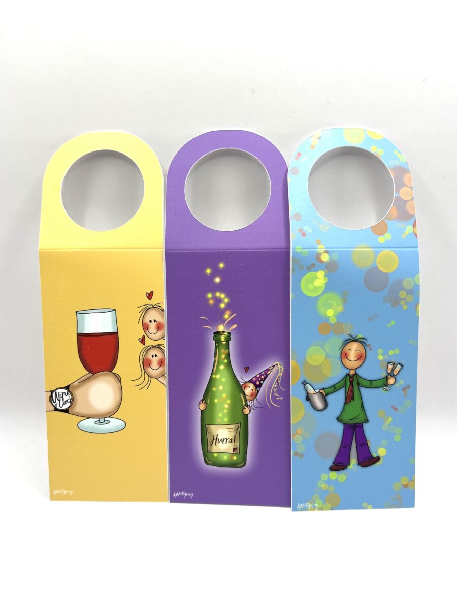 Tarjetas de vino; tarjetas que se cuelgan en la botella.